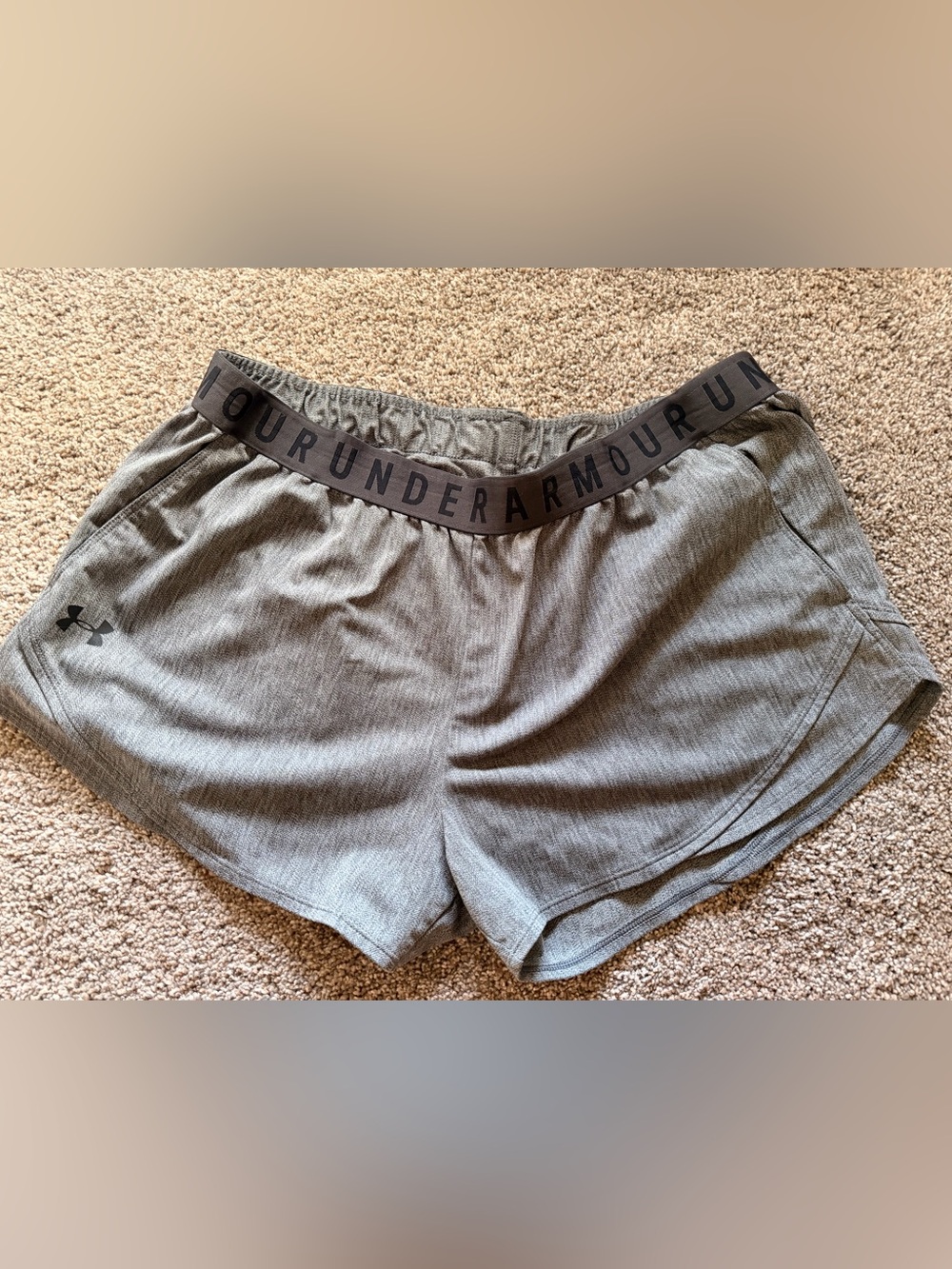 Under Armour Women's Grey Athletic Shorts XL